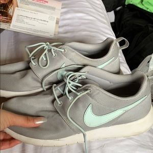 Nike Roshes